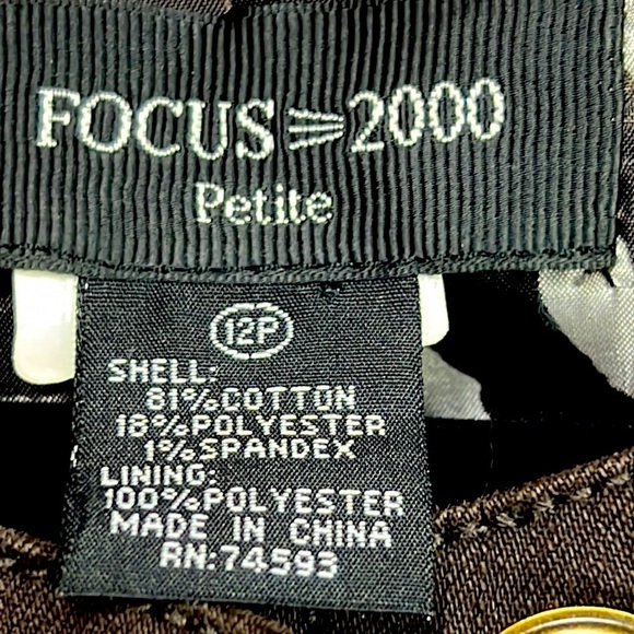 Focus 2000 Petite brown color suit size 12 - Picture 5 of 12